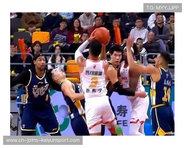 CBA球场上的绝杀瞬间:球员关键抛投得分的荣耀与技巧 CBA球场上的绝杀瞬间:球员关键抛投得分的荣耀与技巧