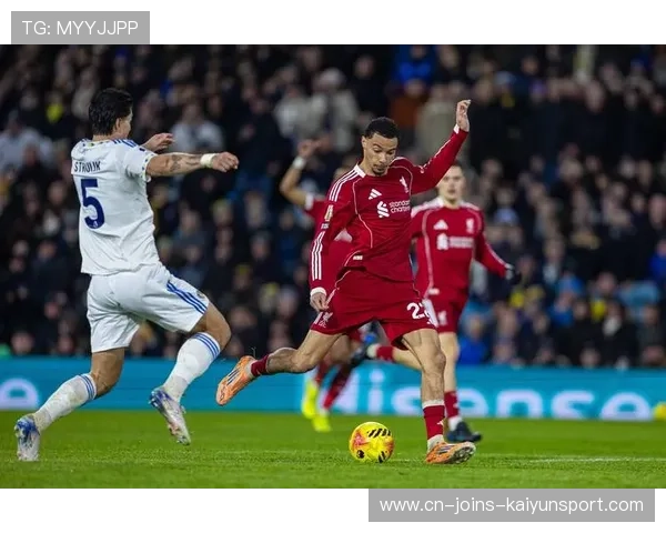 利物浦加克波高速插上冲击对方防线并得分：速度与技术的极致对决