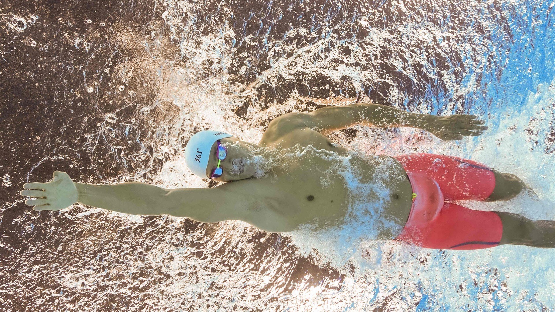 国际象棋世界锦标赛丁立人赛后与对手握手，展现体育精神，国际象棋丁俊